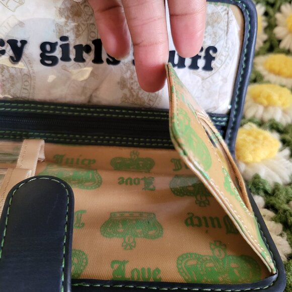 Juicy Couture Makeup Brush Holder - Picture 8 of 9